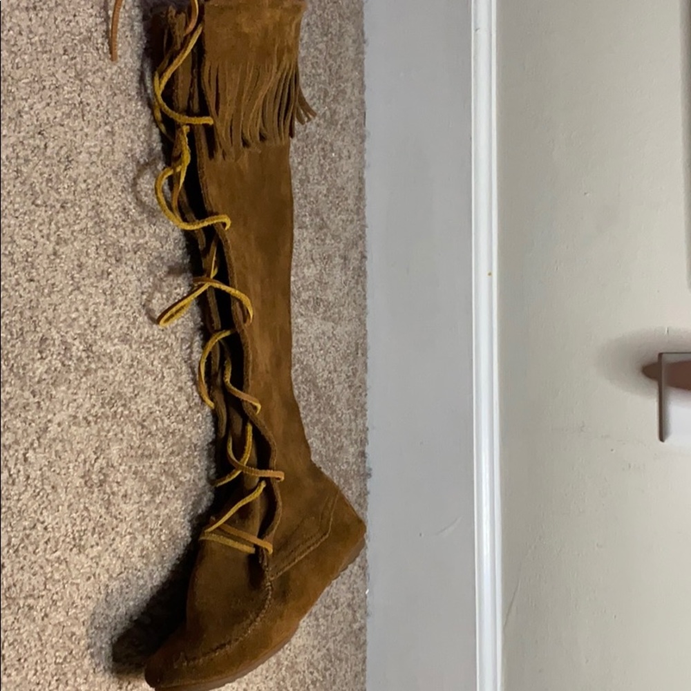 minnetonka boots